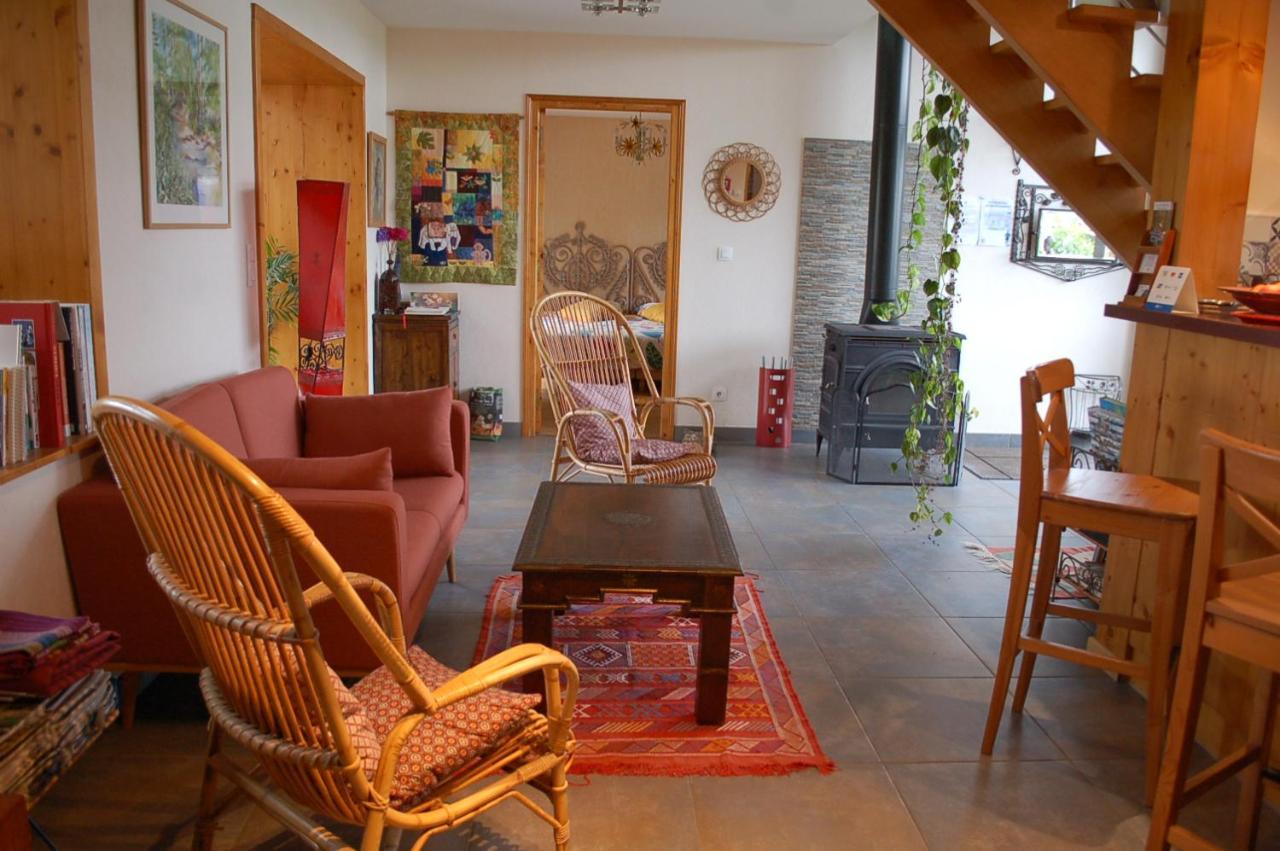 B&B La Maison Des Collines Autour Chambres D'Hotes La Chapelle  Exterior photo