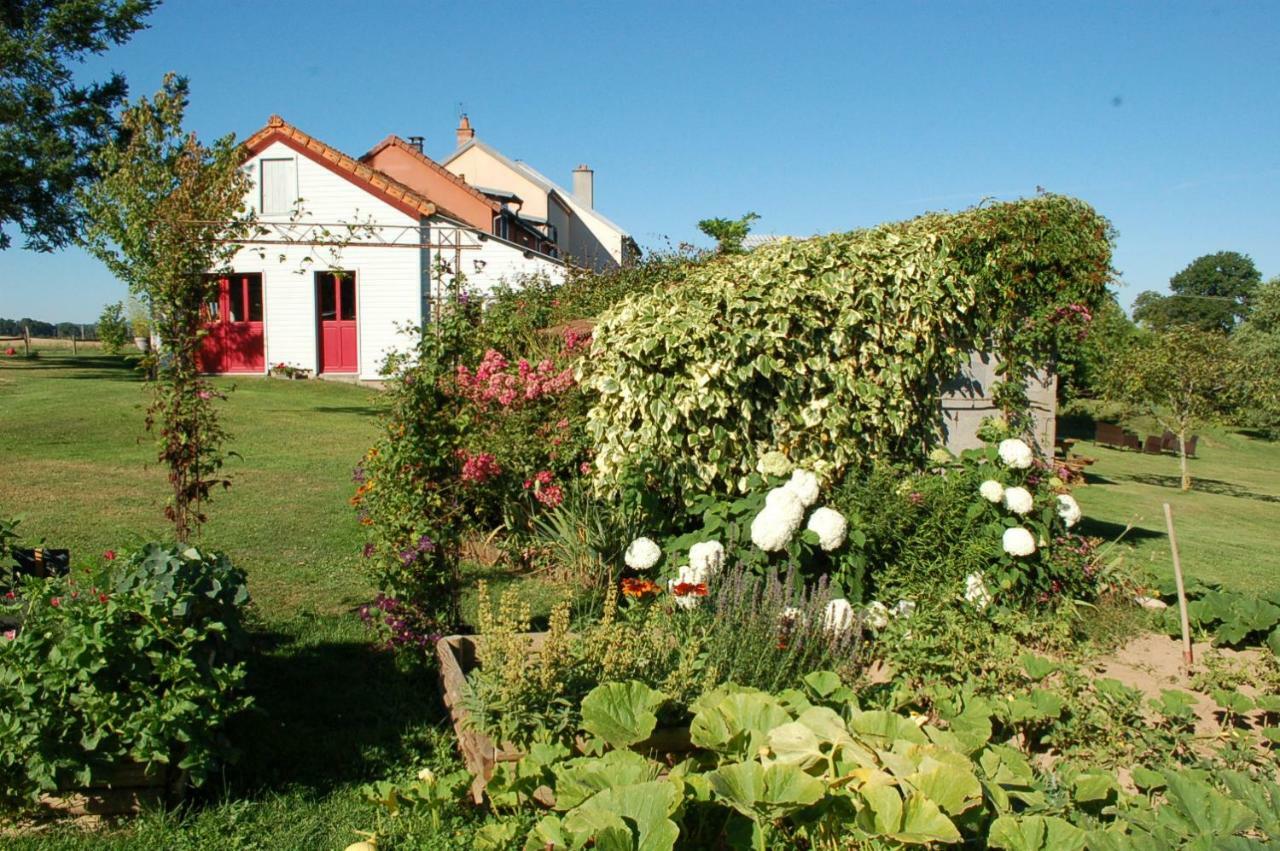 B&B La Maison Des Collines Autour Chambres D'Hotes La Chapelle  Exterior photo