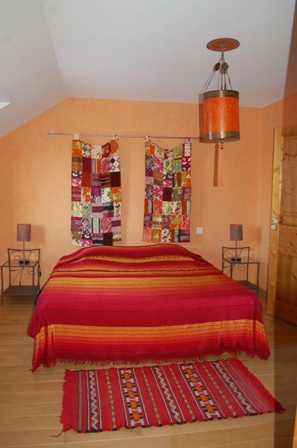 B&B La Maison Des Collines Autour Chambres D'Hotes La Chapelle  Exterior photo
